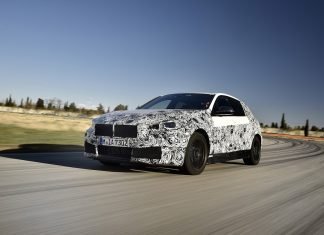 BMW Serie 1: tecnología a cambio de personalidad Imagen de un BMW Serie 1 camuflado rodando por el circuito francés de Miramas.