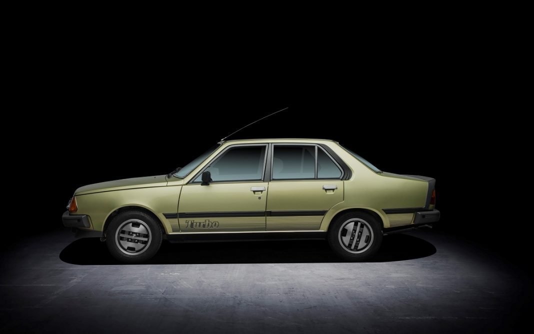 Imagen de perfil de un R18 turbo de color verde