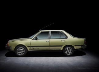 43 años ‘soplando’: la tecnología que empujó a Renault Imagen de perfil de un R18 turbo de color verde