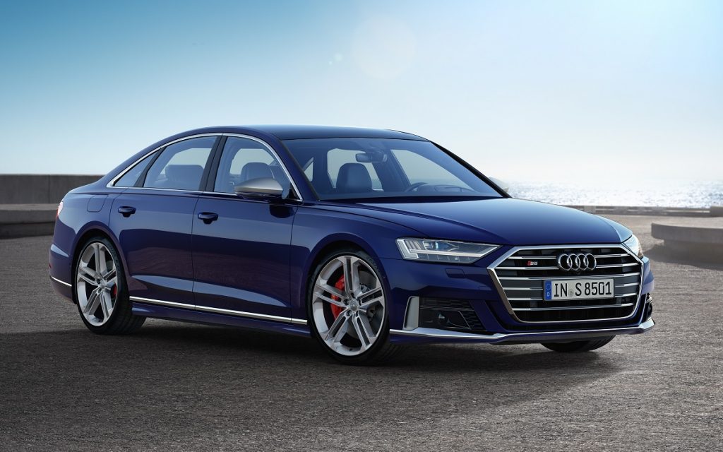 Imagen tres cuartos delantero del nuevo Audi S8