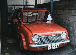 Qué es el ‘retrofit’, y por qué es el nuevo filón de las marcas Imagen de un Nissan PAO naranja