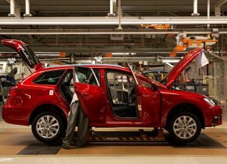 ¿Qué más se va a llevar por delante el COVID-19? IMagen de un modelo de Seat en la línea de fabricación