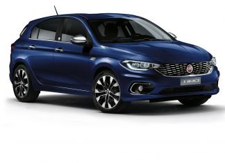 Fiat Tipo More: una garantía de 10 años Imagen tres cuartos delantero de un Fiat Tipo More de color azul
