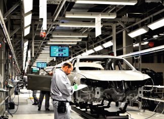 Por qué tienen tanto interés los piratas en la industria del automóvil Imagen de una Fábrica de VW