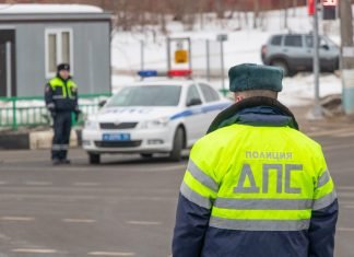 «Paga tu multa»: El email de la DGT al que no tienes que hacer caso Control policial de tráfico correo electrónico dgt