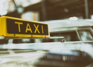 A partir de ahora, espero taxis perfumados y limpios Imagen de la capilla de un taxi