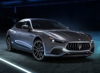 La última frontera: Maserati lanza su primer híbrido Imagen tres cuartos delantero del Masearti Ghibli híbrido 2021