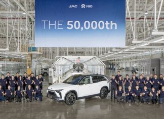 NIO: el equipo de Fórmula E que ha producido 50.000 coches de calle NIO ES8 tres cuartos frontal unidad 50000 fábrica