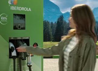 El día a día de los sufridos conductores de eléctricos Punto recarga Iberdrola