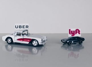 ¿Cuánto crecerá el mercado de la movilidad como servicio? Uber Lyft coches miniatura tres cuartos