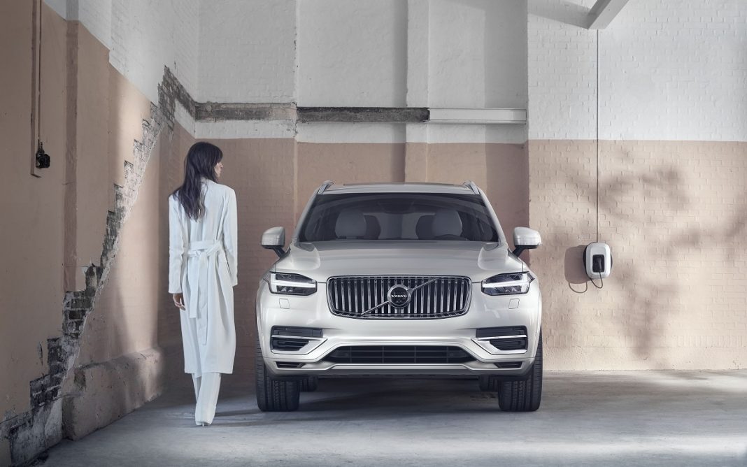 Imagen de un Volvo XC90 Plug-in Hybrid