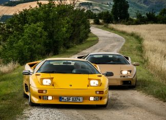 Diablo: 30 años del último Lamborghini verdadero Imagen frontal de dos Lamborghini Diablo