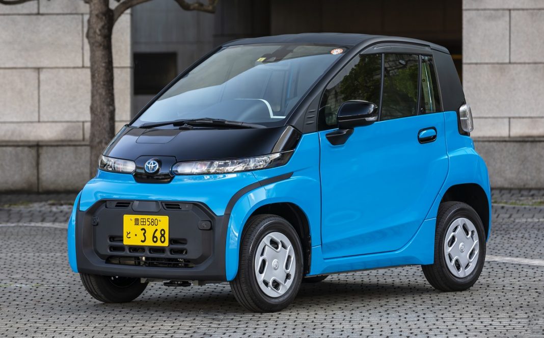 Imagen tres cuartos delantero del nuevo Toyota Cpod