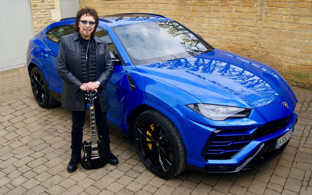 Imagen de un Lamborghini Urus y Tony Iommi