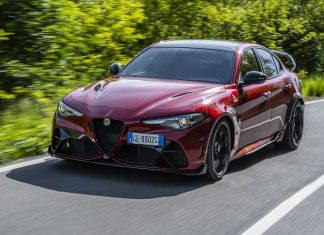 La berlina más cara la de la historia de Alfa ya tiene precio IMagen tres cuartos delantero Alfa Giulia GTA rojo