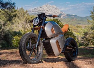 Nawa Racer: la primera moto eléctrica… ¿con turbo? Imagen tres cuartos delantero de la NAWA Racer