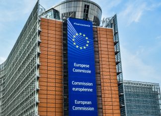 Las ciberamenazas del 2021: ¿dónde queda la automoción? Imagen de la fachada del edificio de la Comisión Europea