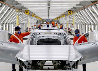 3.000 millones de euros para impulsar la movilidad eléctrica: ¿y la ciberseguridad? Imagen de una Fábrica de Volvo