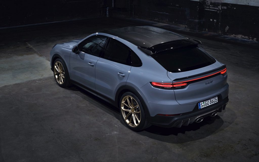 Imagen tres cuartos trasero del nuevo cayenne-turbo-gt-1