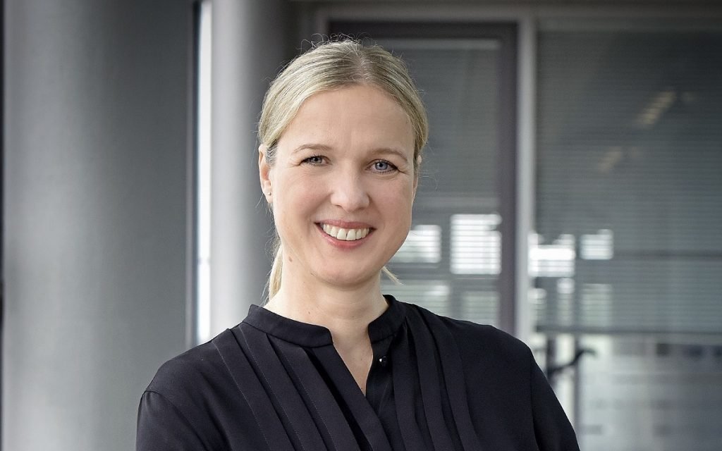Imagen de Silja Pieh, directora de estrategia de Audi