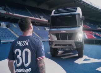 El ‘fichaje’ de Messi para el Dakar: H2 Racing Truck Leo Messi junto al primer camión de hidrógeno que correrá el Dakar