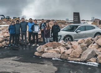 ¿Cuál es el mayor desnivel que ha logrado superar un coche eléctrico? porsche-taycan-world-record-1