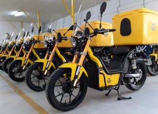 Correos tendrá la primera flota de vehículos ciberseguros en el mundo Flota de motos de correos
