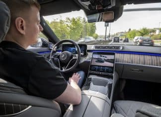 ¿Son ciberseguros los primeros Mercedes a la venta que, de verdad, pueden conducir solos? Imagen Mercedes CLase S nivel 3