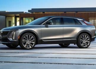 ¿Por qué censura Cadillac a los conductores del Lyriq? Cadillac Lyriq tres cuartos frontal