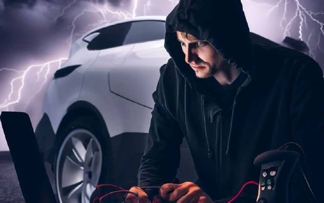 Imagen de un delincuente que quiere crackear un coche eléctrico