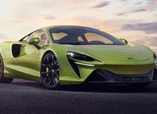 Cuál es el último problema de McLaren con el Artura McLaren Artura tres cuartos frontal
