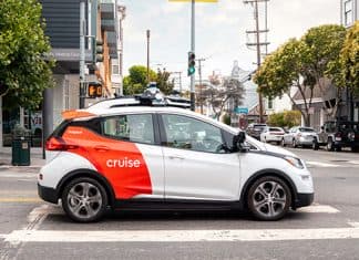 ¿Está mal que la app Cruise nos llame “conductores terribles”? Chevrolet Bolt Cruise lateral