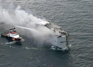 ¿Qué paso en este incendio que afectó a los modelos de combustión… y a ningún eléctrico? fremantle, barco, incendiado, vehículos, coches, eléctricos, combustión, incendio, holanda