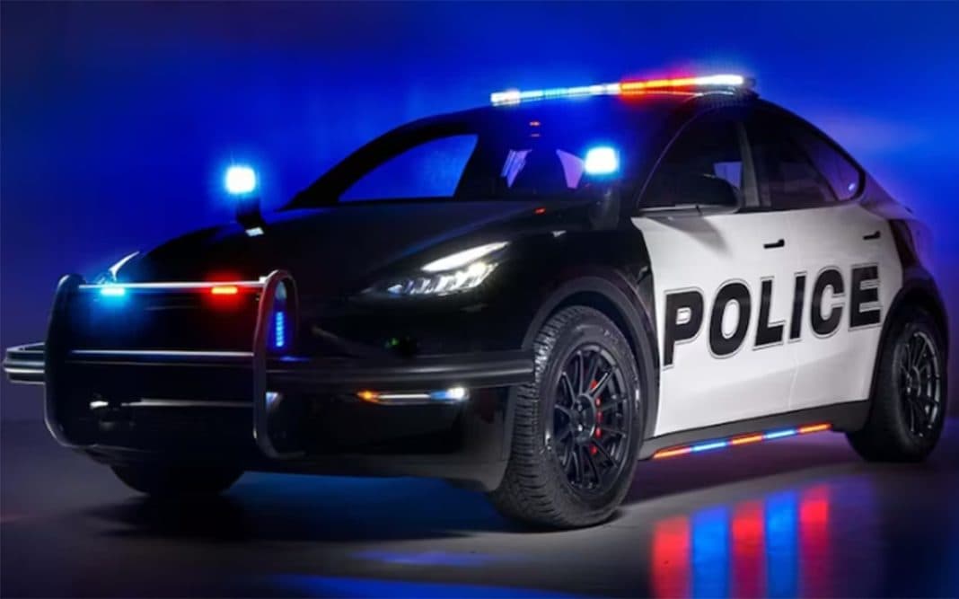 Tesla Model Y policía Pasadena del Sur tres cuartos frontal