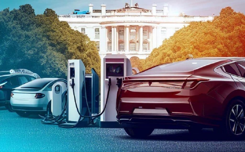 Imagen de vehículos eléctricos frente a la Casa Blanca