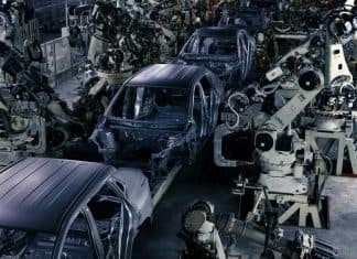 ¿Realmente sufrió Toyota un ciberataque en 14 fábricas al mismo tiempo? Toyota fábrica Aichi panorámica línea de montaje