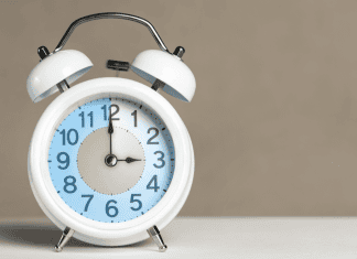 El cambio de horario en Europa no solo afecta a las horas de sueño… ¡también a tu forma de conducir!