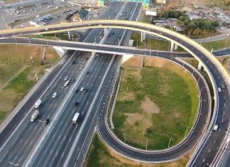 Las autopistas inteligentes que se conectarán a tu coche serán realidad muy pronto ciberseguridad, carreteras, carreteras conectadas, ferrovial, proyectos, las nuevas carreteras, carreteras del futuro, hackers, crackers, ciberseguridad de los coches, ciberseguridad automoción,