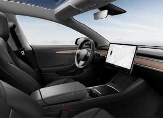 ¿Cómo conseguir funciones ‘extra’ en los Tesla? Así lo logró este hacker Tesla interior lateral