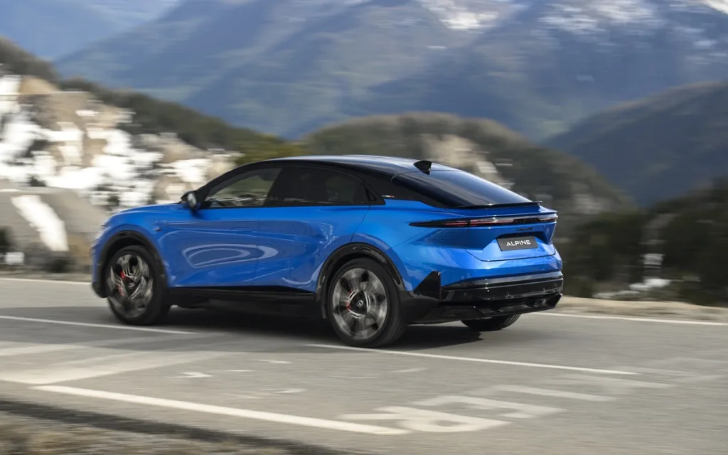 Imagen tres cuartos trasero nuevo Alpine A390