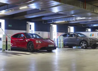 Este lugar es el sitio perfecto para cargar muchos vehículos eléctricos, a la vez, y en tiempo récord Imagen electrolinera en Nuevos ministerios, Madrid