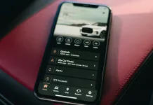 ¿Cómo combatir las amenazas a través de apps móviles contra tu flota? Aplicación móvil smartphone interior coche