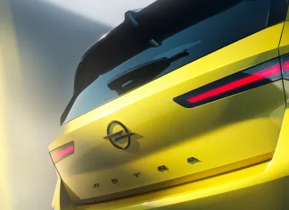 Opel Astra 2026: Primeros detalles del compacto que se volverá más conectado y electrificado Trasera del nuevo Opel Astra 2026