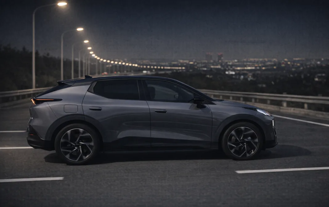 imagen lnk&Co en la autopista Imagen de un Lynk&CO en la autopista