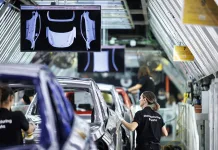 Por qué la figura del CISO ya es fundamental en una marca de automóviles Imagen de la línea de producción del Renault Symbioz