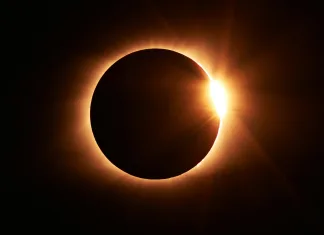 Qué debes saber para que el eclipse solar no te ‘ciegue’ al volante Eclipse de Sol