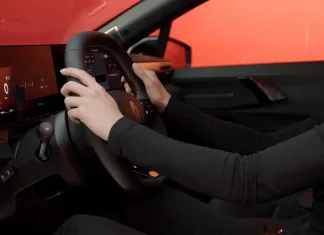 Los riesgos de “dar la cara” ante tu detector de fatiga Renault interior lateral conductora