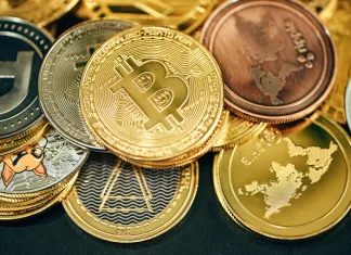 ¿Cómo se involucra el mundo del motor en el ámbito de las criptomonedas? Criptomonedas logo Bitcoin